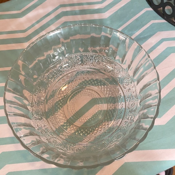 Vintage Ornate cut crystal shallow serving bowl - Picture 2 of 7